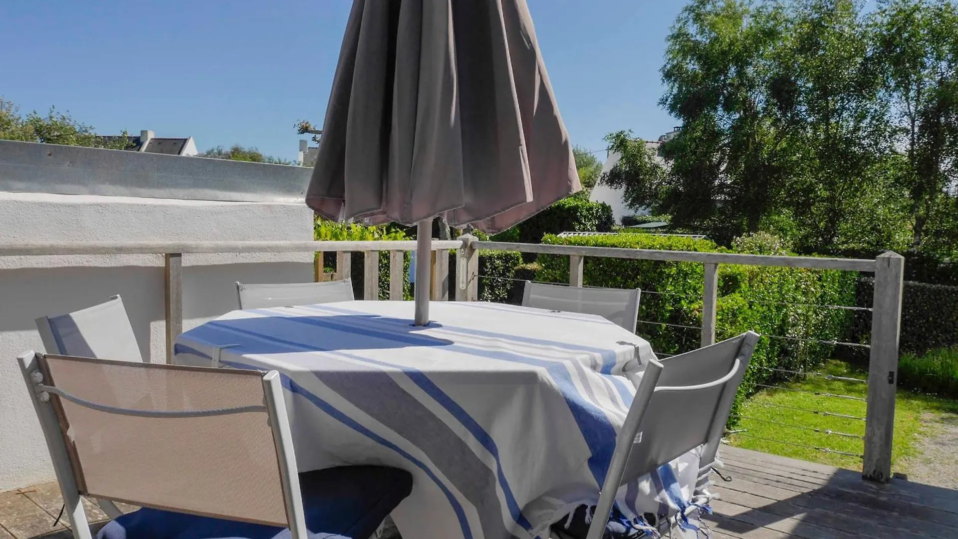 Maison Le Palais, 5 pièces, 5 personnes - FR-1-418-76 0*,  France
